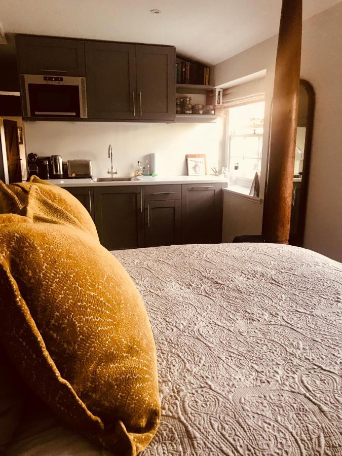 The Old Post Office Studio Apartment In A Beautiful Cotswold Village Cirencester Exteriér fotografie