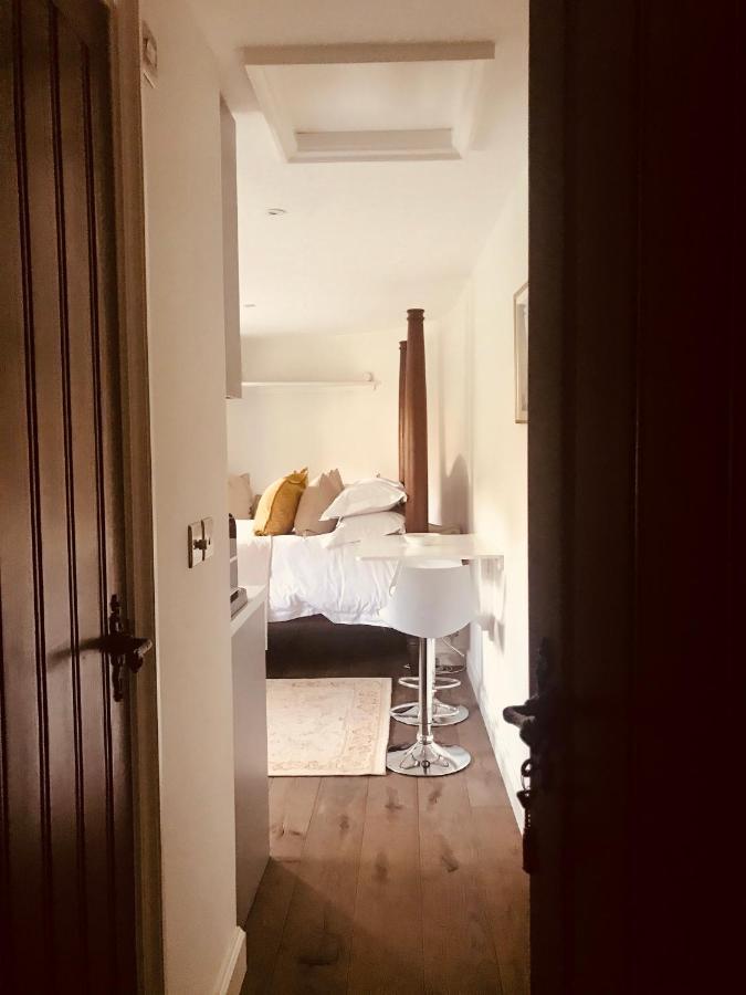 The Old Post Office Studio Apartment In A Beautiful Cotswold Village Cirencester Exteriér fotografie