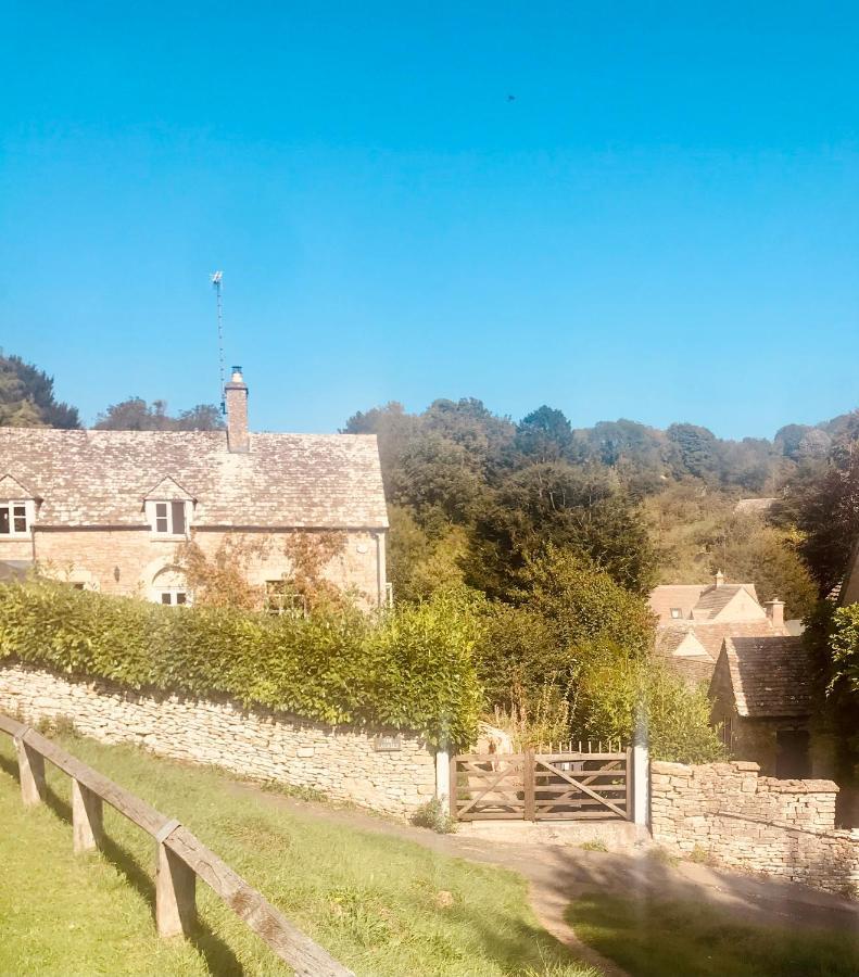 The Old Post Office Studio Apartment In A Beautiful Cotswold Village Cirencester Exteriér fotografie