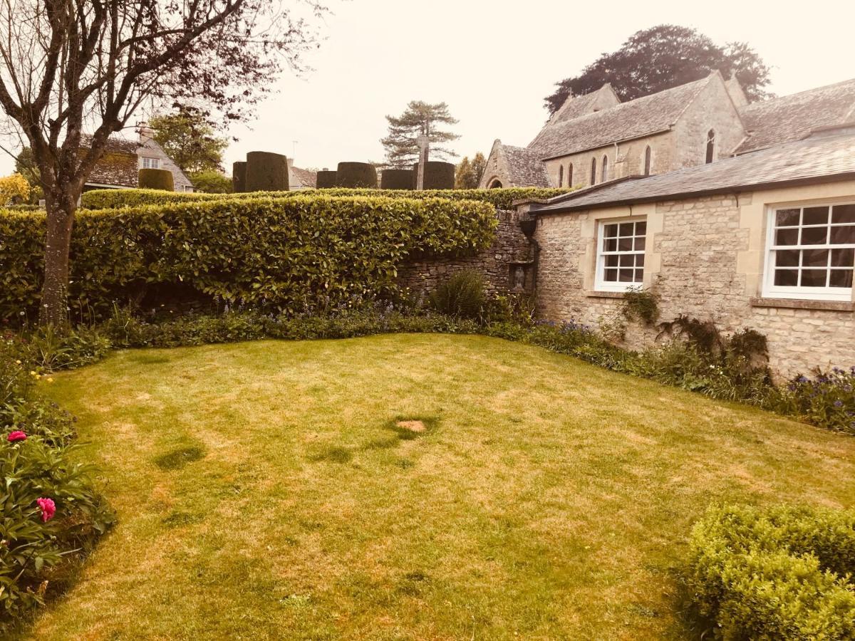 The Old Post Office Studio Apartment In A Beautiful Cotswold Village Cirencester Exteriér fotografie